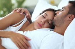 06_Chest_Sleep-Positions-for-Couples-and-What-They-Reveal-About-Your-Relationship_iStock_66058051_LARGE-760x506